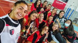 IMPARABLES. El primer equipo femenino de Derqui lleva 7 victoriasen fila..
