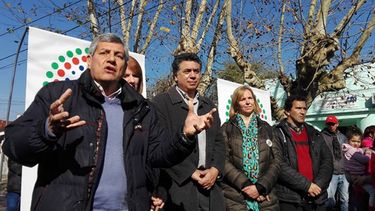 CANDIDATOS. El acto reunió a unas 200 personas en la calle Nazarre..