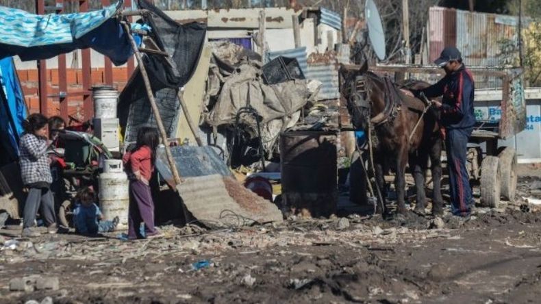 CRECIMIENTO. Según el observatorio de la UCA la pobreza trepó al 55,5%.