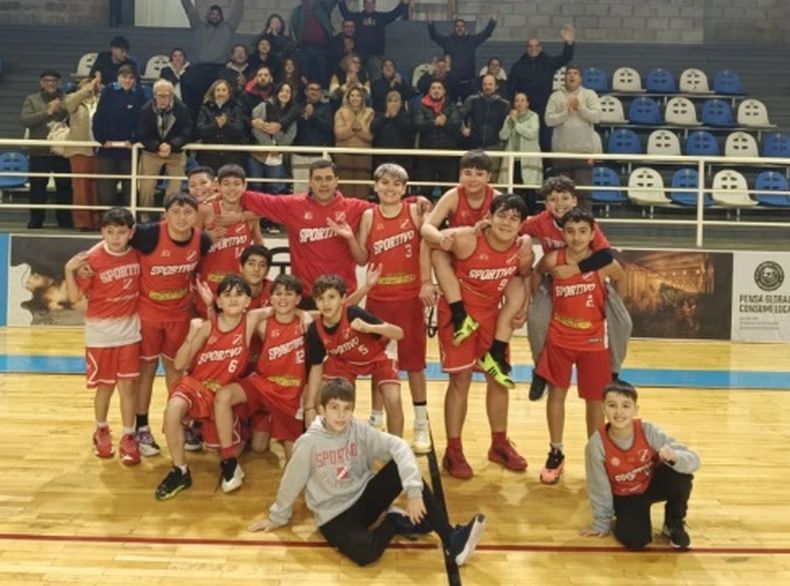 Los U13 de Sportivo Pilar celebraron en el Microestadio de Escobar.