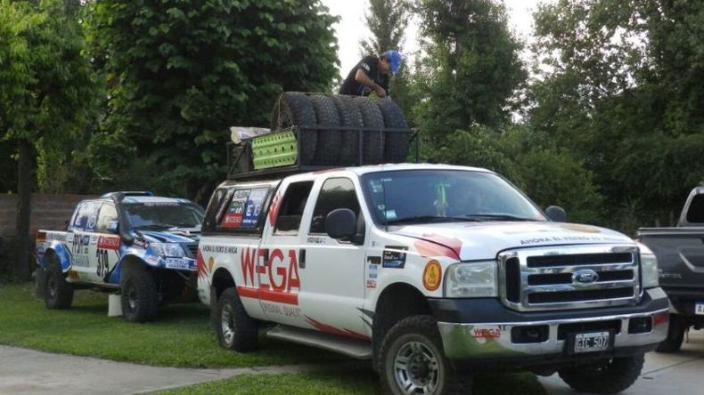 En marcha. El Del Viso Dakar Team encaró un viaje de 1200 kilómetros (casi 15 horas) hasta Paraguay..