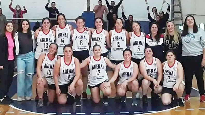 LAS CHICAS MANDAN. Arenal es uno de los líderes de la Liga Municipal..