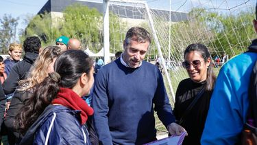 DEPORTE. Achával participó de la apertura de etapa que reúne a más de 2 mil chicos.