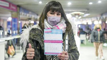 A DEMANDA. La primera dosis para mayores de 18 años es sin turnos. .