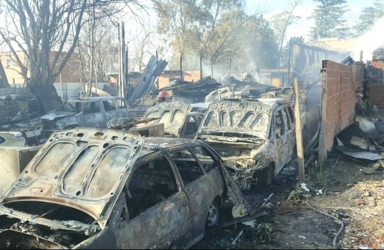 El incendio se desató esta mañana en un taller ubicado sobre la calle Nilo y ya está controlado.&nbsp;