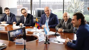 ENCUENTRO. Ducoté y otros intendentes argentinos, durante una de las jornadas..