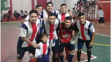 DEBUT. La Primera del Rojo que ganó 7-6..