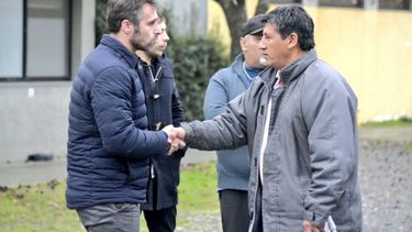 SALUDO. Achával visitó la planta 3 Arroyos en el Parque Industrial. .