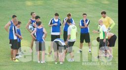 Los jugadores esperan la decisión de los técnicos para comenzar la pretemporada..