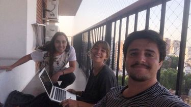 Agustín, creador del proyecto, junto a María y Maia..