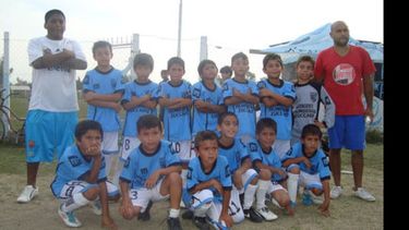 Con el 1-0, la 2004 del Poli se consagró en la categoría..