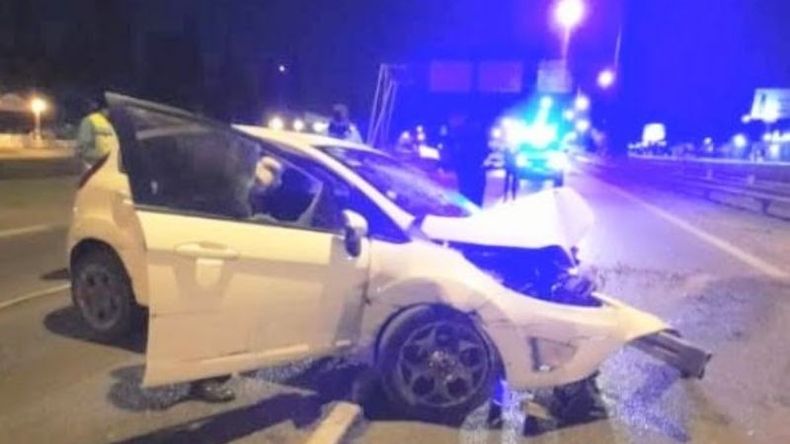 El conductor perdió el control del vehículo cuando circulaba por el Km. 40. Foto @juancaimpacto.