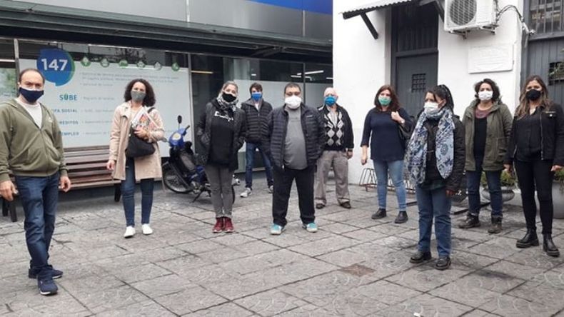 RECLAMO. Un grupo de agencieros llevó su pedido a la municipalidad. .
