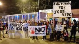 El reclamo de justicia llegó hasta el acto de campaña de Nicolás Ducoté..