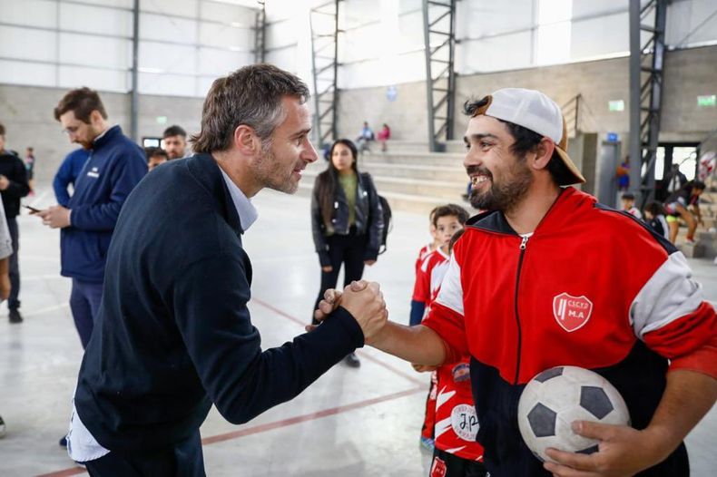 RECORRIDA. Achával en el Club Municipal Manuel Alberti, el último de los 7 inaugurados. &nbsp;