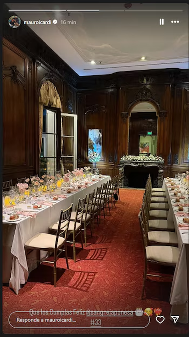 El salón comedor decorado fue el centro de la celebración. (Instagram).png