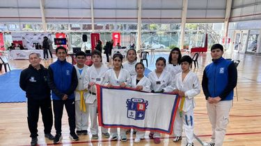 A LA FELIZ. La delegación de Pilar que compitió en la etapa Regional, en Tigre.