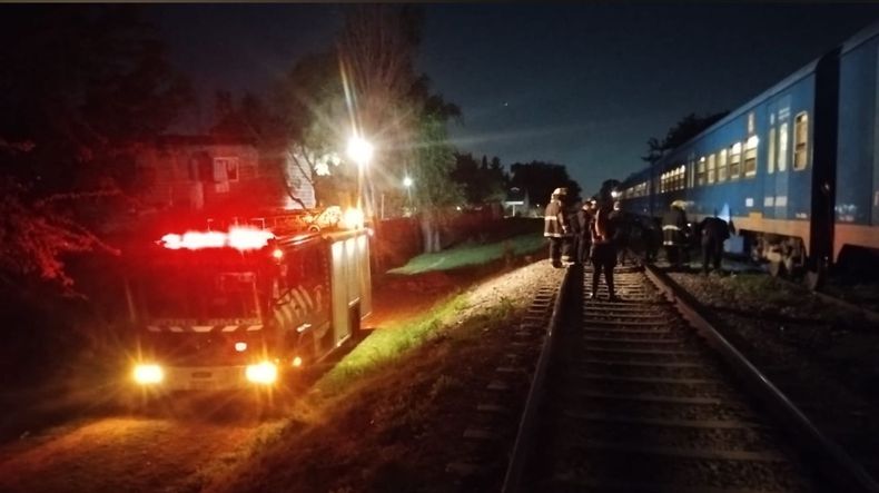 LUGAR DEL ACCIDENTE. Sucre y las vías, en Presidente Derqui.