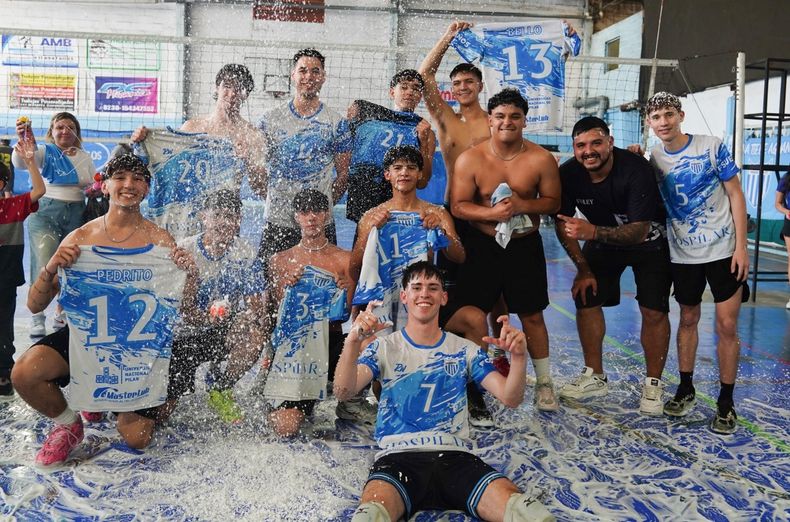 Los Sub 18 de Peñarol Pilar fueron campeones y ascendieron al Nivel C.