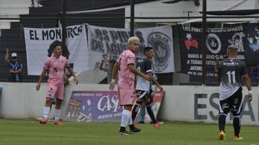 real pilar se trepo a la punta de la primera b