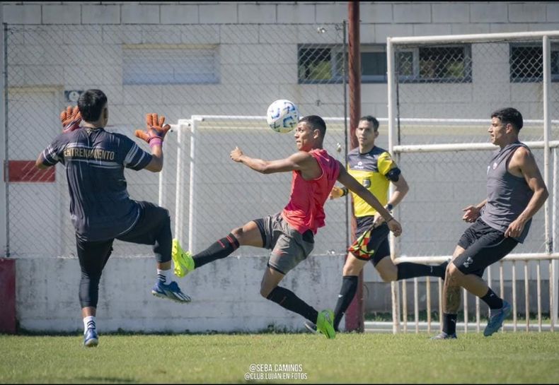 FÚTBOL. El Metalero jugó amistoso con Luján. Ambos se preparan para sus torneos de la Liga y Primera C de AFA.