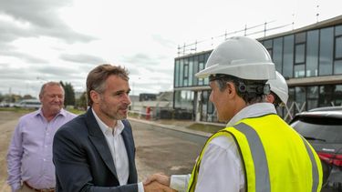 Federico Achával visitó las instalaciones de CDV en el Parque Industrial de Pilar.