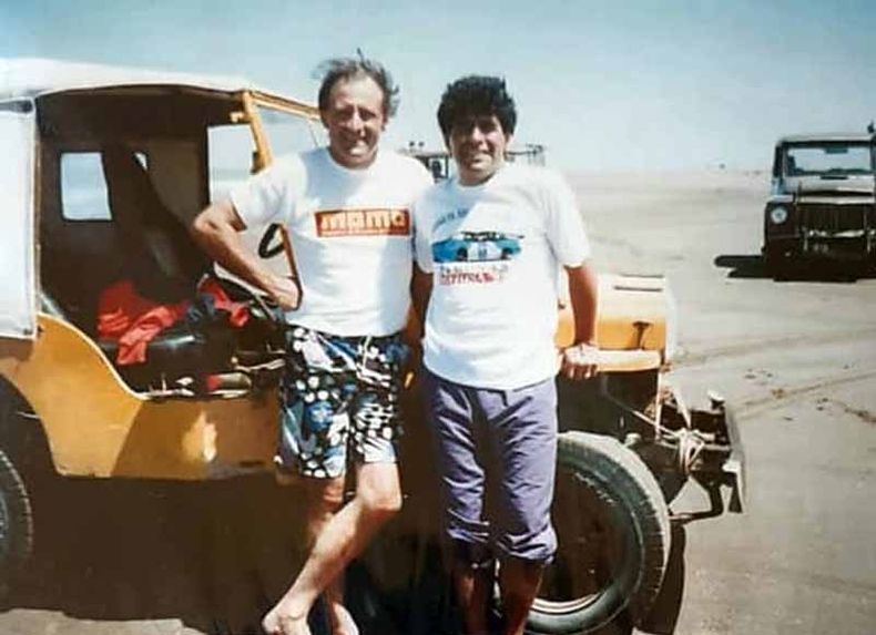 Jorge Oyhanart y Diego Maradona durante ese verano inolvidable en Mar y Sol.