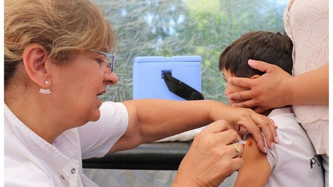 PREVENCIÓN. Las vacunas se colocan en todos los centros de salud..