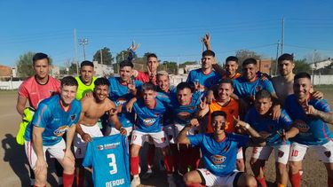 PUNTERO. Derqui logró un gran triunfo en San Miguel y se consolida como líder.