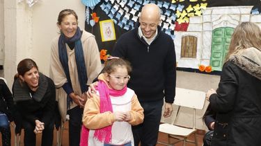Entregaron lentes en escuelas de Pilar