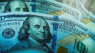 Mirá a cuánto cotiza el dólar blue, el dólar ahorro, el dólar tarjeta y el dólar turista en Argentina, según el promedio del Banco Central.&nbsp;