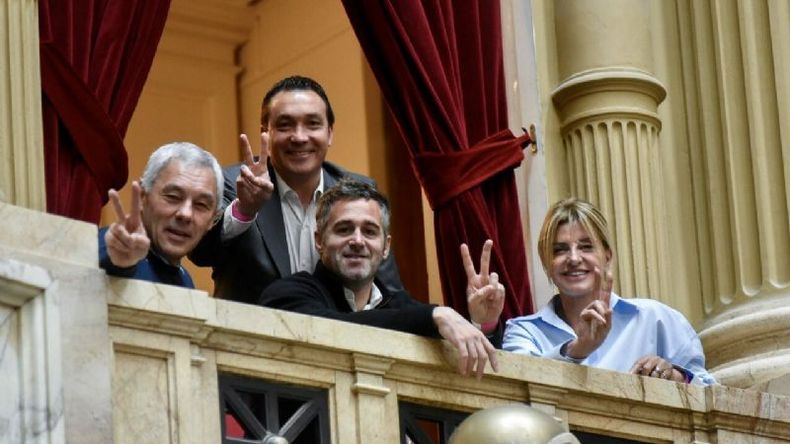 PALCO. Achával participó de la sesión junto a otros intendentes de la provincia de Buenos Aires..