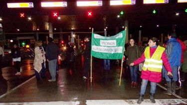 DESAFÍO. La concesionaria redobló la apuesta y exige que los vecinos paguen..
