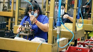 produciran un termotanque cada 20 segundos