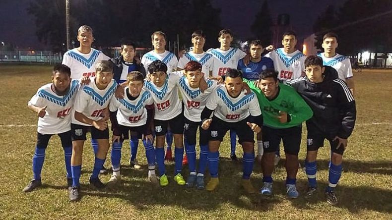 Flecha Azul marcha a paso firme y también se metió en la discusión..