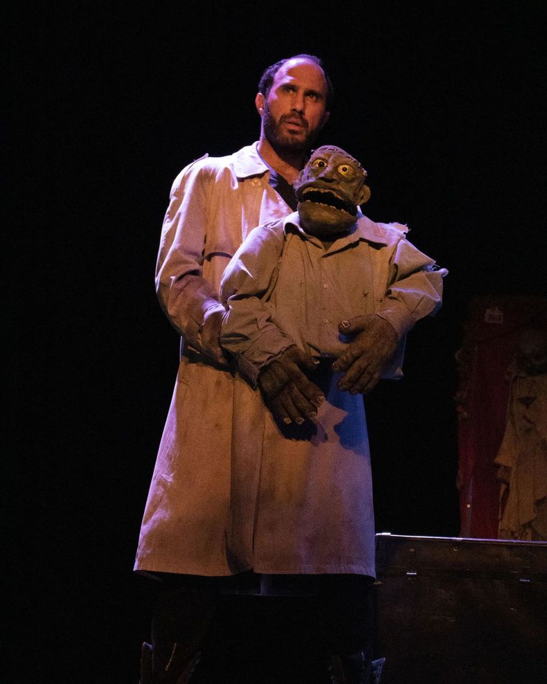 Luciano Mansur es autor y protagonista de Proyecto Frankenstein.