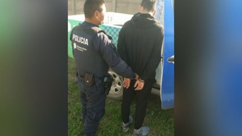 El hombre tiene 30 años y escapó sin pagar del hotel. .