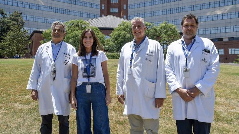 Parte del equipo del Hospital Austral (Télam)..