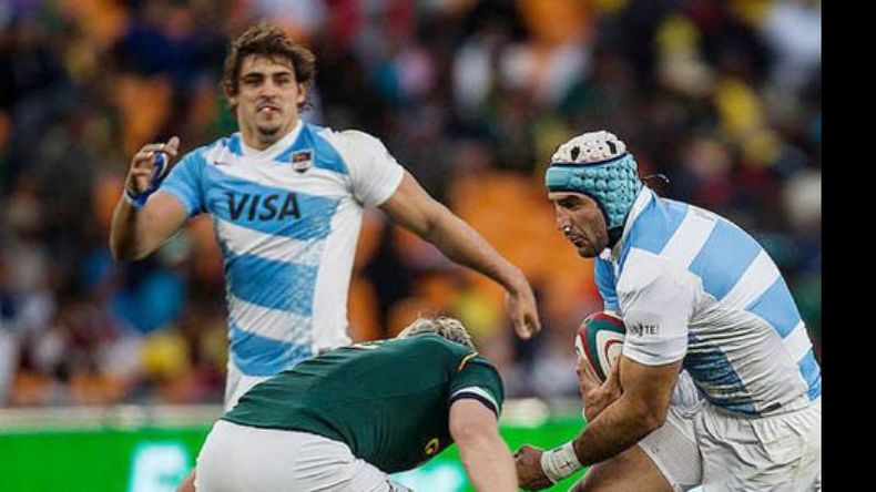 Pablo Matera (fondo) hizo su debut en el Championship en Sudáfrica..