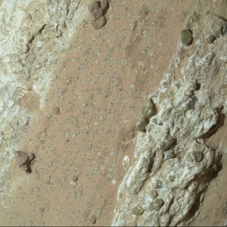 El descubrimiento de posibles indicios de vida pasada en Marte. (NASA).