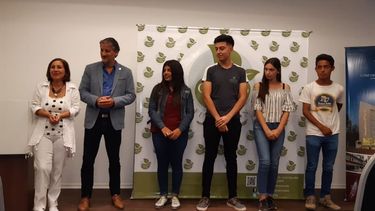 Creciendo en Pilar entregó las becas para el ciclo 2020