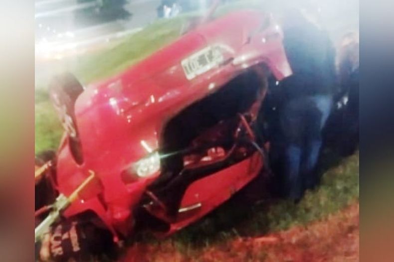 VUELCO. El Fiat Palio en el que se desplazaban ambos heridos.&nbsp;