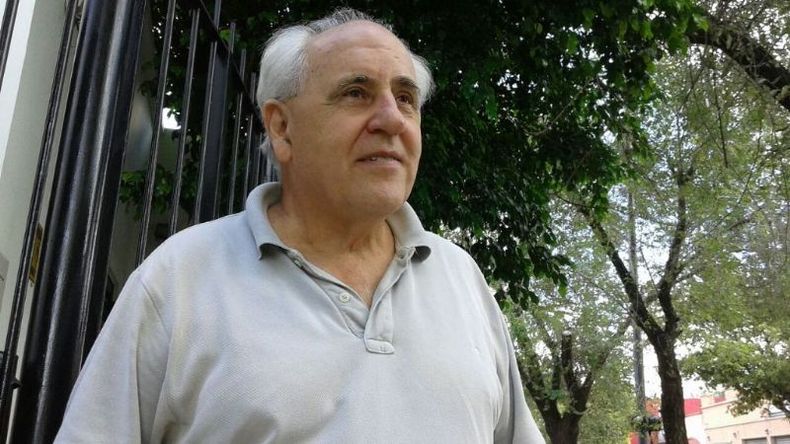 Mimo Domenech, 75 años, 45 de ellos en las aulas..