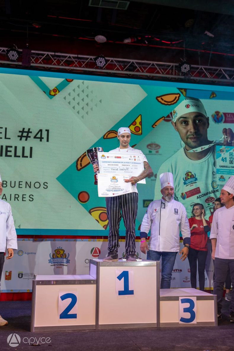 Daniel Gabrielle en el podio. (Gentileza)..jpg