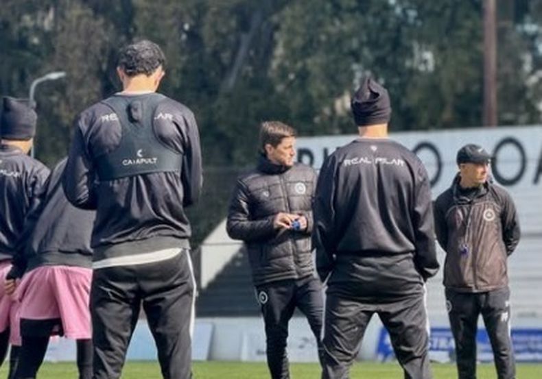 INICIO. Otermín durante el entrenamiento del lunes en el estadio.