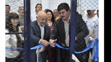 Los dirigentes del club, durante la inauguración. También habrá clases..