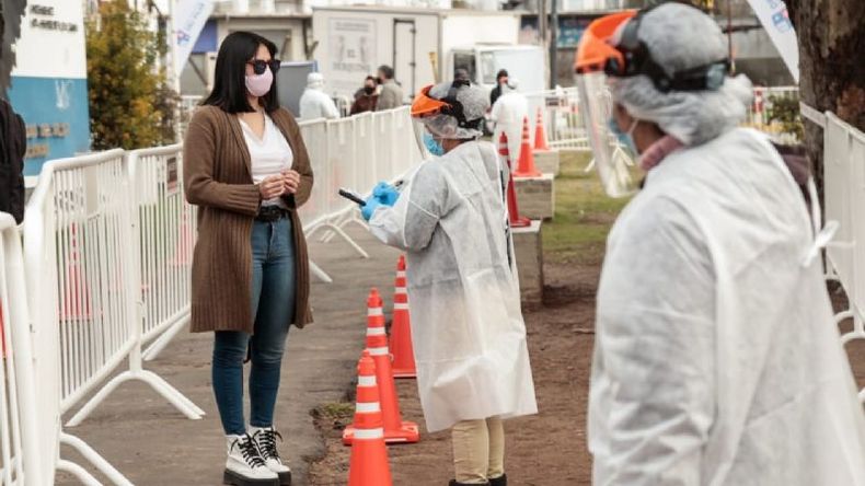 PRIMERA LÍNEA. El bono alcanza, entre otros, a los trabajadores de Atención Primaria. .