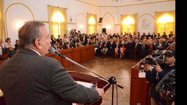 Zúccaro busca cobrar un bono a pacientes de otros distritos