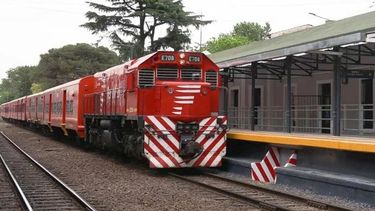 La línea Belgrano Norte une a Retiro con Villa Rosa.