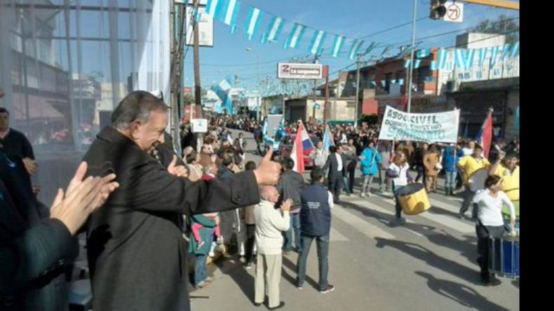 El intendente estuvo en Del Viso (foto Municipio)..